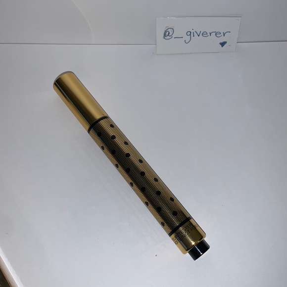 02 Luminous Ivory NIB Touché Eclat YSL Radiant Touch Concealer - Picture 3 of 13